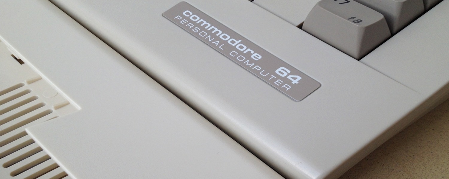 Commodore 64 beige Kickstarter case vs. Commodore 64C standard case color