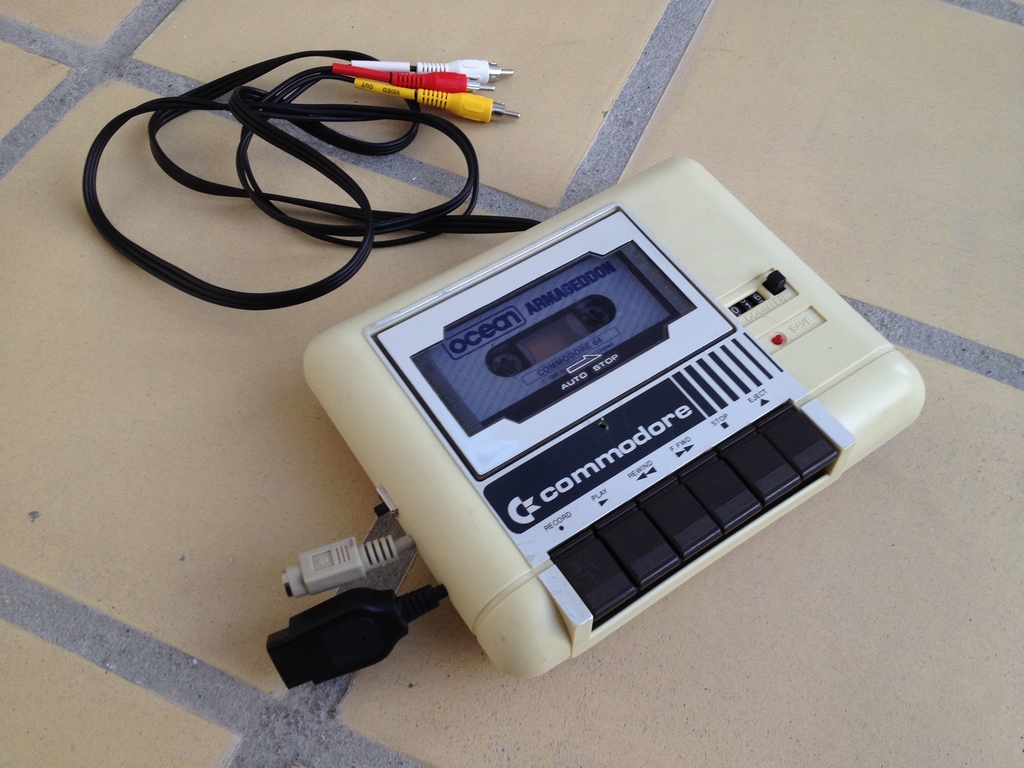 Commodore 64 direct-to-tv mod using a Commodore 1531 datasette as a case