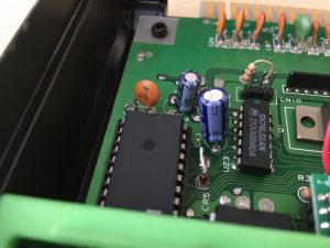 Commodore 64. Capacitor mod. breadbox64.com